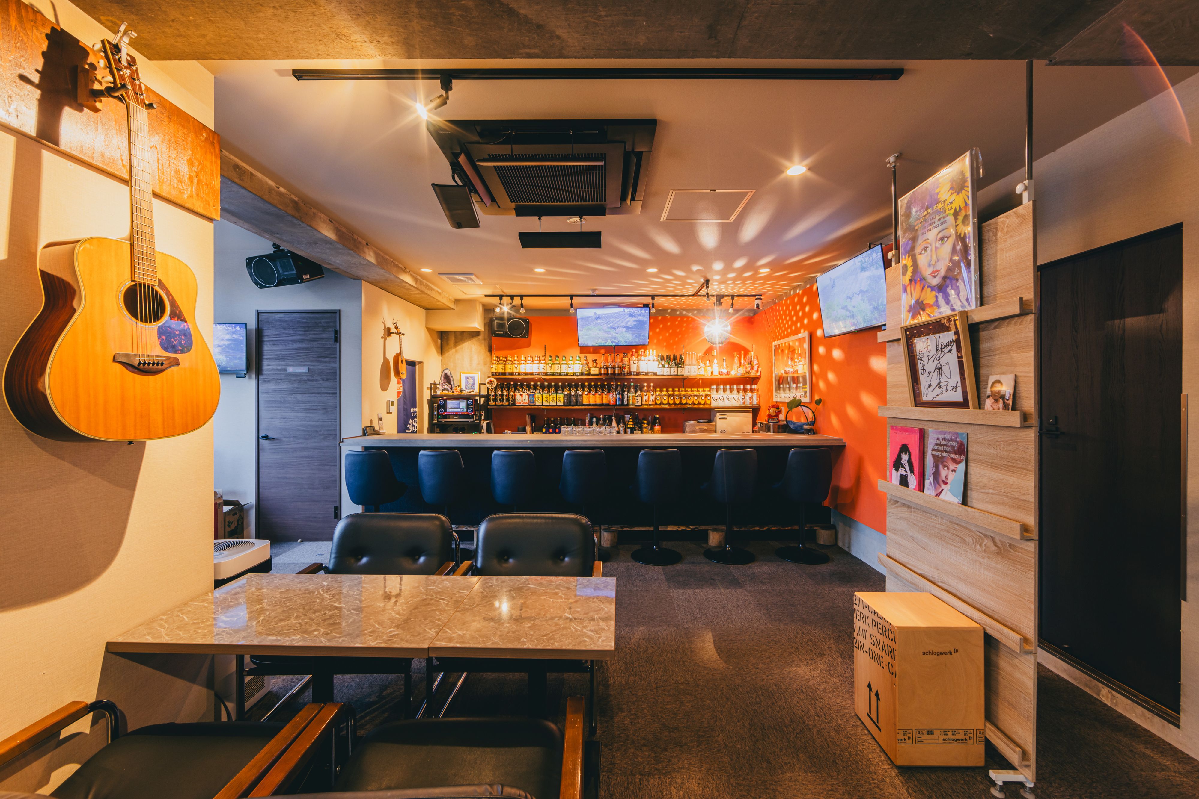 店内全景